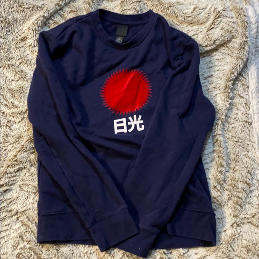H&M red sun medium crew neck